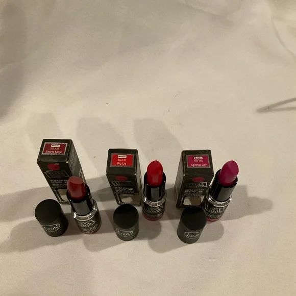 J Cat Metallic Lipstick - Picture 2 of 8